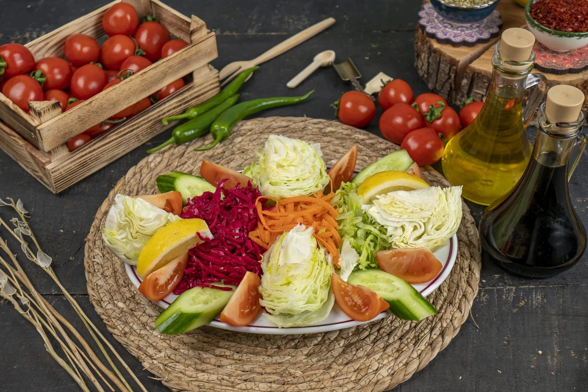 Göbek Salata