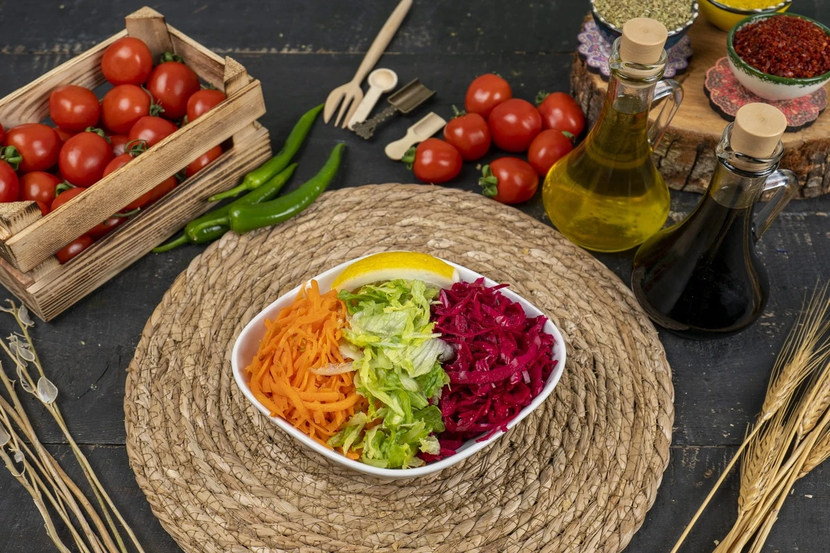 Mevsim Salata