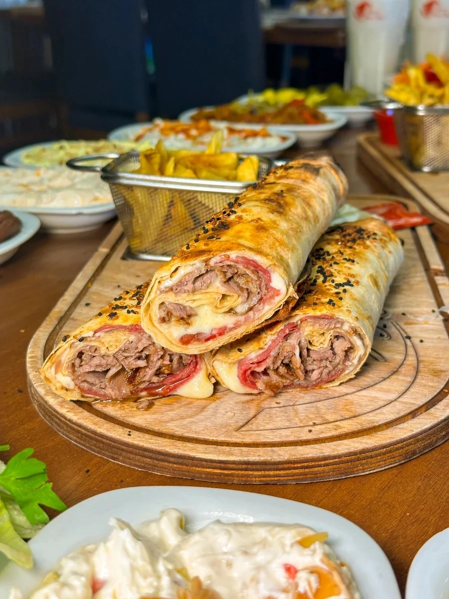 Pastırmalı Kaşarlı Dürüm Döner
